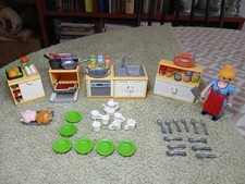 Cuisine n°3 PLAYMOBIL - Cuisinière et mobilier électroménager ustensiles denrées