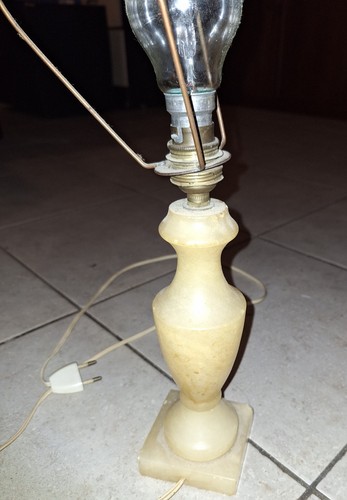 Pied lampe albatre - de, en