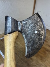 hache à bûcher  outil ancien