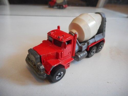 Hotwheels peterbilt cement - peterbilt,