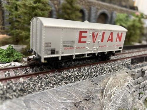 Wagon couvert jouef evian - jouef,