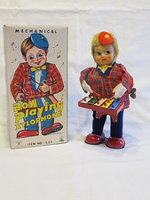 JOJA 237 - BOY PLAYING