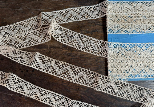 Dentelle ancienne entre - dentelle,