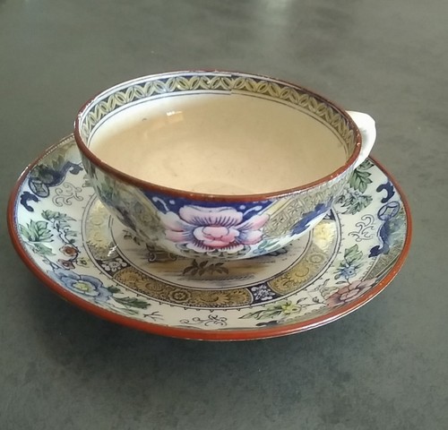 Ancienne tasse a - s.,