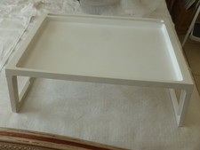 Plateau repas IKEA avec pieds