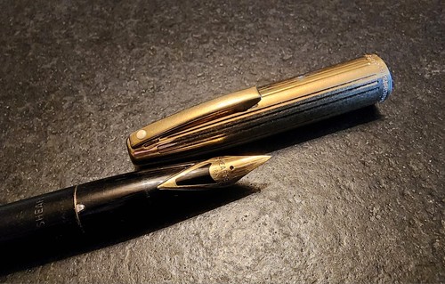 Stylo plume sheaffer - stylo, or