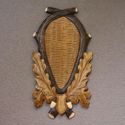 Plaque trophée sculptée - de,