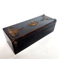 ANCIENNE BOÎTE À  GANTS