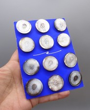 Lot Boutons Anciens sur plaque