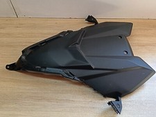 UN CACHE CARENAGE PLASTIQUE