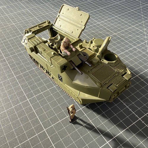 Véhicule militaire chenillé
