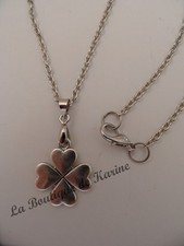 BIJOUX - COLLIER PENDENTIF FANTAISIE METAL ARGENTE FORME TREFLE 4 FEUILLES