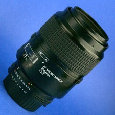 Nikon AF Nikkor 105mm 2.8 Lens