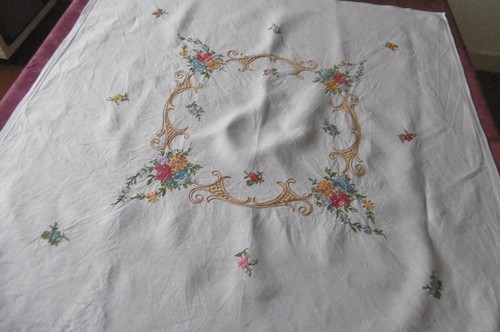 Nappe vintage entourée - , de
