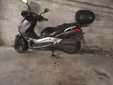 Part. Vends scooter  YAMAHA xmax 125 cm3 . 2007 à 35850 kms Bon état de marche .