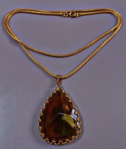 Ancien collier pendentif