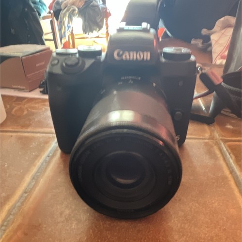 Canon eos noir avec - m5, flash