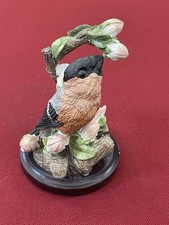 THE COUNTRY BIRD COLLECTION 2002 Le Bouvreuil Bird Statuette