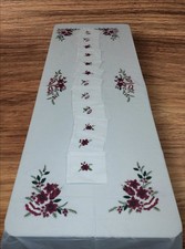 Nappe Blanche Brodée mains Artisanat Madagascar Motifs Noël REF12 Soaboutik