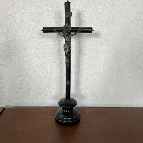 Crucifix ancien table - crucifix,