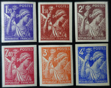 RARE ! TIMBRES non DENTELÉS -