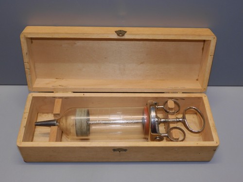 Coffret ancienne seringue - -,