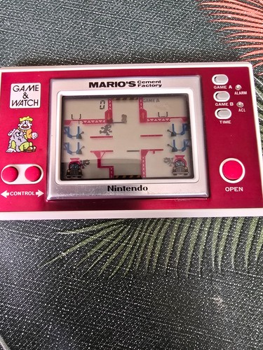 Nintendo game watch - game,