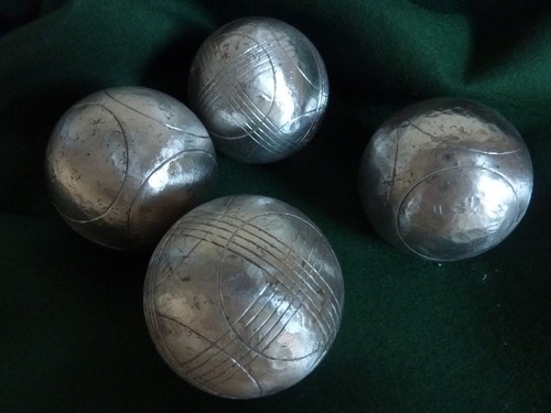 Lot quatre anciennes boules - quatre,