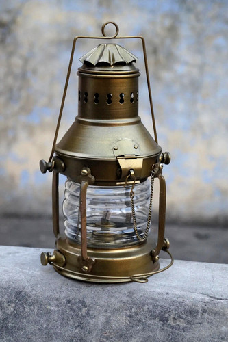 Ancienne lampe pétrole - ancienne,