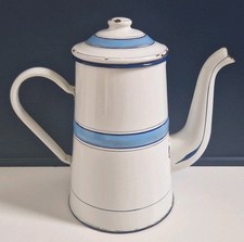 Ancienne Cafetière En Tôle
