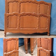 lit louis XV en chêne massif finement sculptées ,  patine claire  . XX siècle .