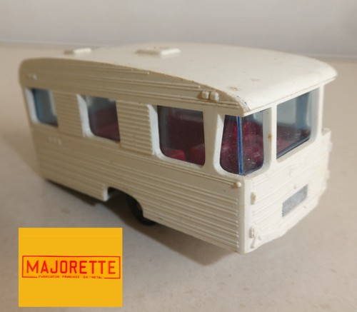 Ancienne majorette caravane - ancienne,