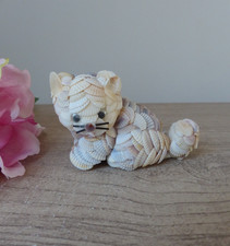 Petit chat en coquillages fait