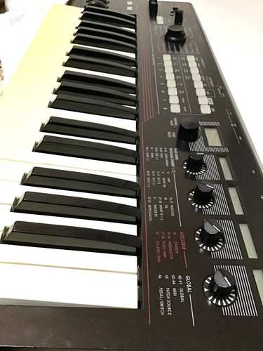 Korg keyboard synthesizer - r3,