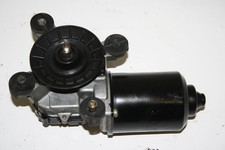 Moteur d'essuie-glace avant