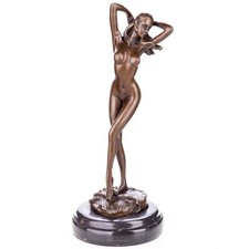 Sculpture Femme nue Art déco sur un marbre noir d'après Aldo Vitaleh