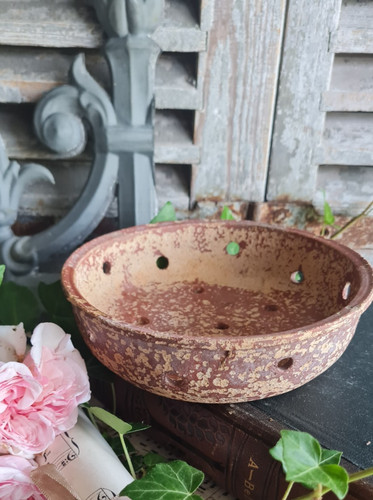 Ancienne petite conique - petite,