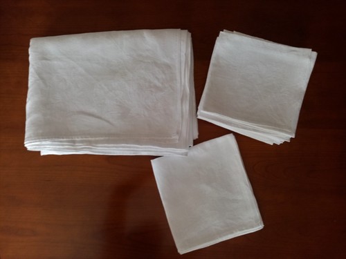 Ensemble nappe damassée
