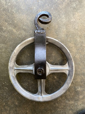 Ancienne  poulie en  aluminium