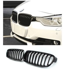 2 GRILLE DE CALANDRE M