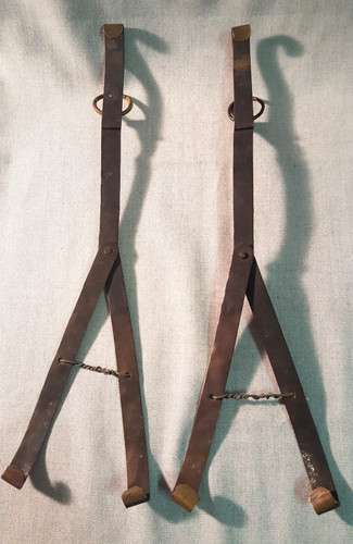 Deux portes assiettes - , 31cm