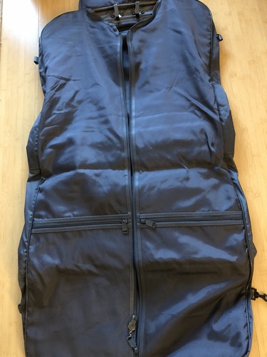 Housse pour costume