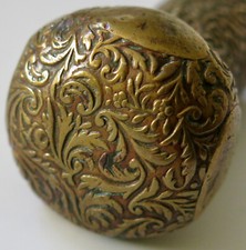 POMMEAU de CANNE, ancien pommeau de canne, métal ciselé, 19 ème .