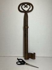 GRANDE CLÉ / ENSEIGNE DE