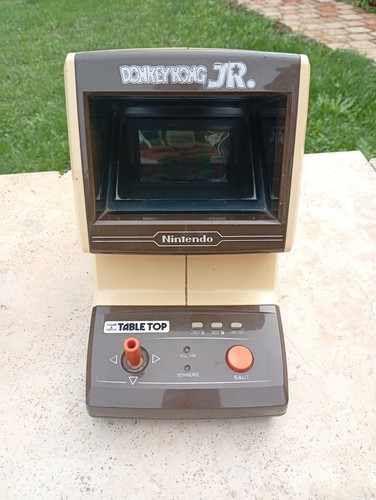 Nintendo table top - table,