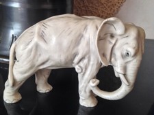 Belle Sculpture en Porcelaine