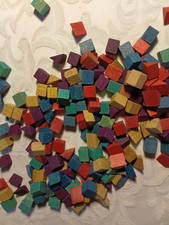 Lot de pions cubes en bois multicolores – anciens jeux de société...