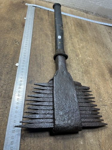 Outil ancien old tool - tool, tailleur