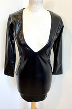robe T38 noir wetlook laqué