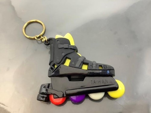 Vintage souvenir keyring - souvenir, black